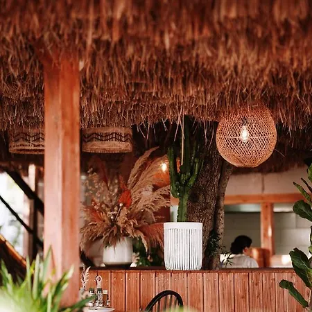 Hotel Favela Bar & Restaurant
